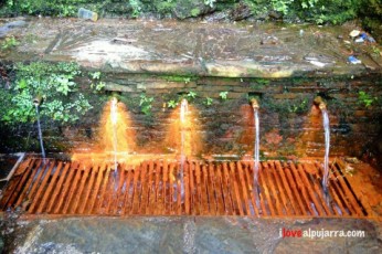 FUENTE AGUA AGRIA DE PÓRTUGOS