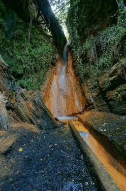 AGUA AGRIA DE PÓRTUGOS